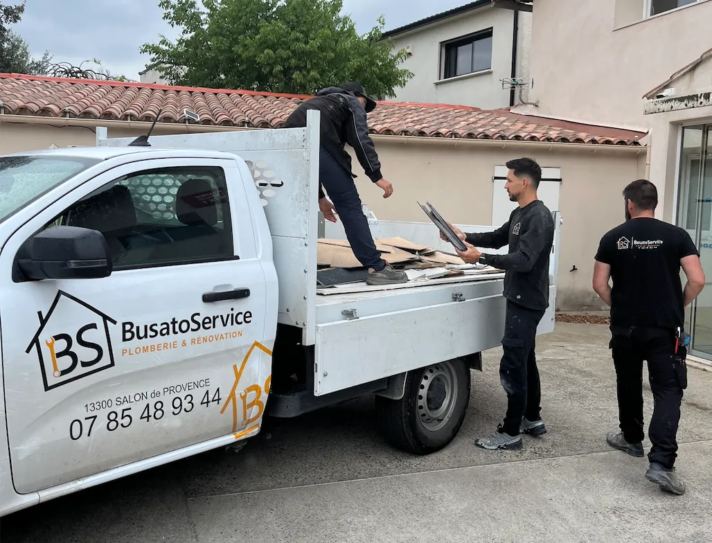 Équipe Busato Service sur un chantier de rénovation